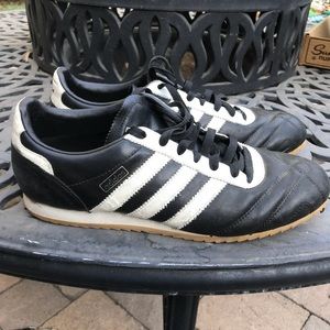 VINTAGE Leather adidas sneakers